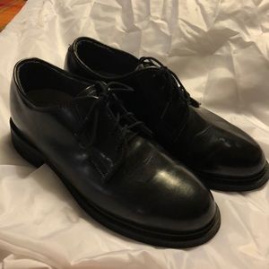Bates men’s oxford size 7W